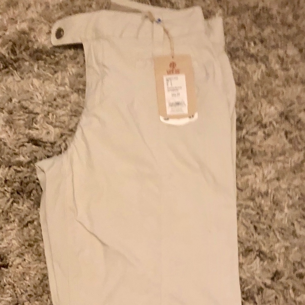 Women’s size 2 Royal Robbins Bermuda shorts NWT